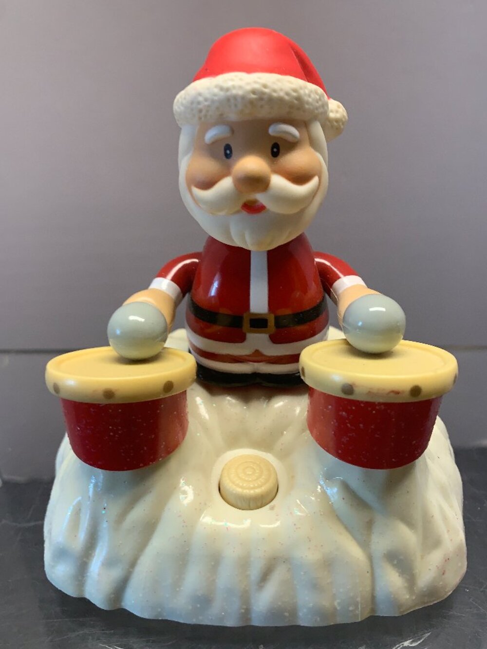 Animated Chain Fong Santa Claus Playing Drums Bongos Christmas Toy Decoration